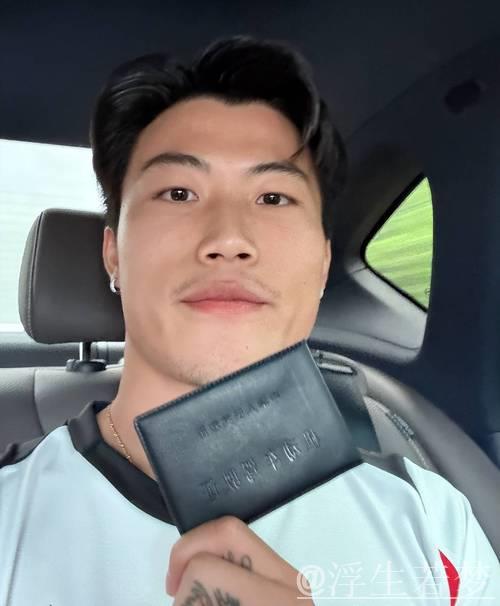 值得称赞,泰山队两新星加练,一天两练,谢文能态度真的没得说 值得称赞,泰山队两新星加练,一天两练,谢文能态度真的没得说